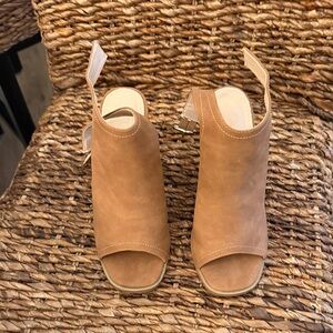 Tan Open-Toe Women's Shoes NEW